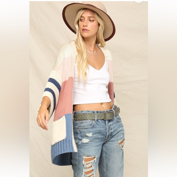 New in Boho Drapery Colorblock Wide Sleeve Open Front Cardigan - Picture 6 of 8